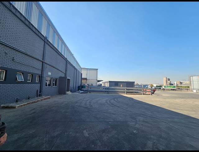 7,800M² WAREHOUSE TO LET IN ISANDO